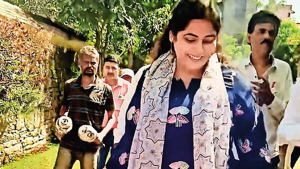 Band, bajaa, reverse baraat:  The dads turning divorce into a homecoming
