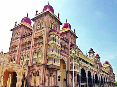 Full-bloom NY party at Mysore Palace