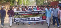 Safai workers go on strike till May 7, garbage mounts, road sweeping hit