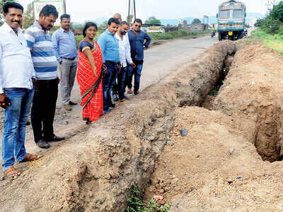 Lavale to boycott elections till shoddy road gets repaired Lavale to boycott elections till shoddy road gets repaired