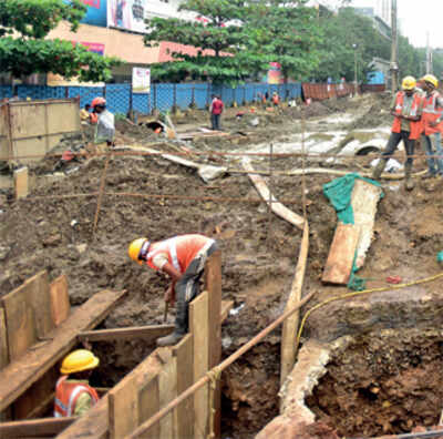 Byculla residents raise a stink as Metro work ruptures sewer line…