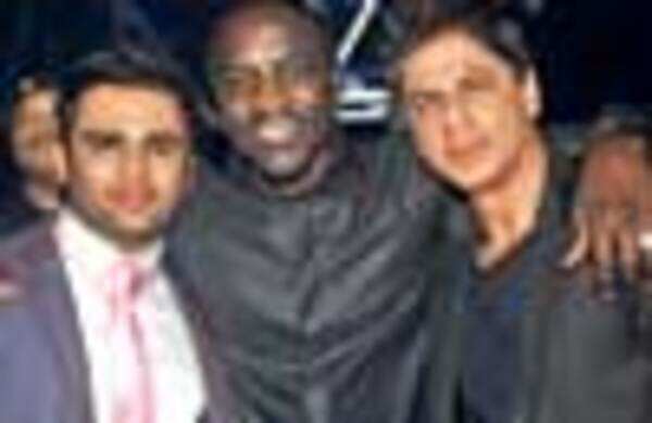 Akon rocks with SRK for IPL