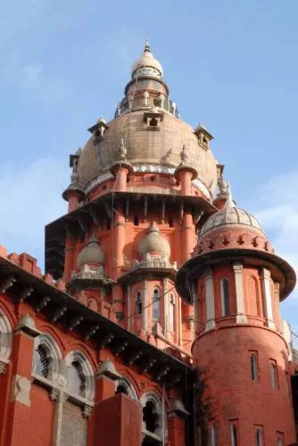 Madras HC suspends life sentence imposed on Maoist Roopesh