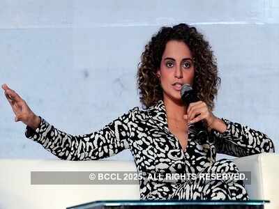 #MeToo : In a fresh attack, Kangana Ranaut urges film industry to boycott Hrithik Roshan