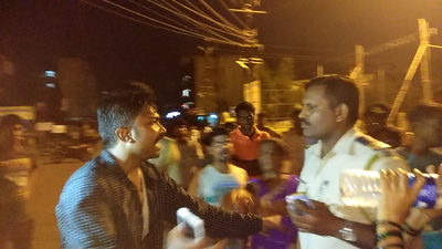 Virar cop slapped in full public view during Ganesh immersion