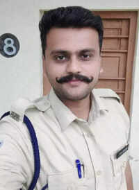 Cop dies in late-night crash with parked truck in Raisen