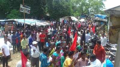 Thousands of Palghar tribals protest Bullet Train project; hold black flags