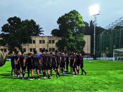 India, Pakistan gear up for their big clash in Bengaluru