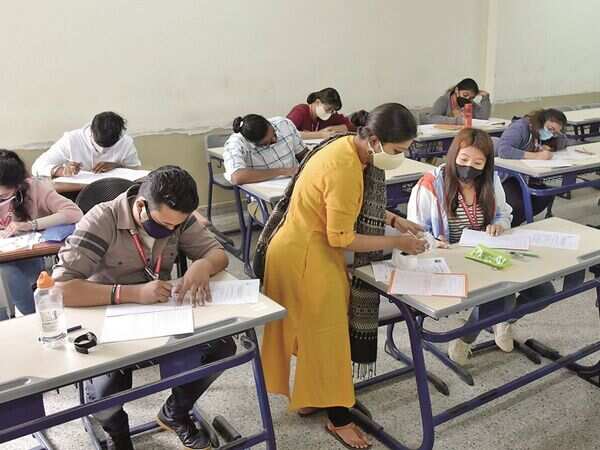 Bengaluru students head to college for the first time in months