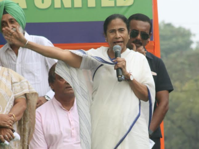 West Bengal: Mamata Banerjee slams PM Narendra Modi over 'clothes' remark