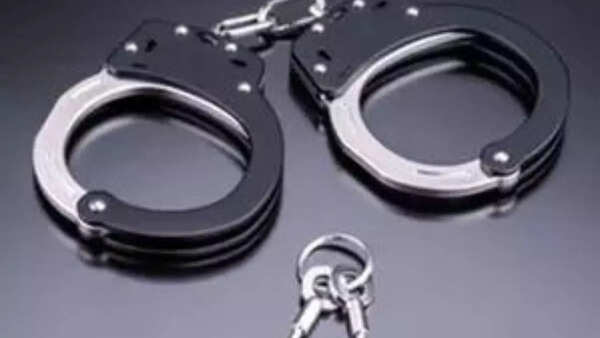 3 I-T officials, cop held for waylaying Tamil Nadu trader & robbing him of Rs 20L