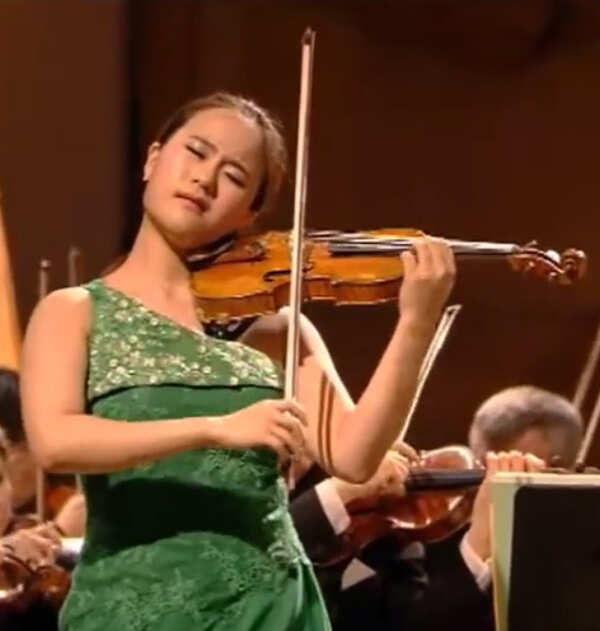 A victorious violinist comes to Mumbai with a prized fiddle