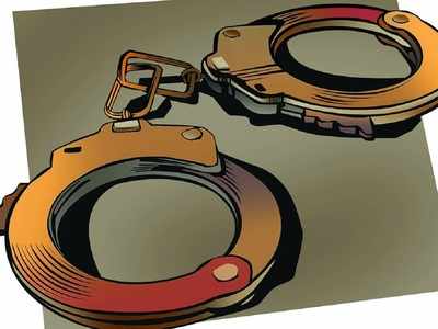 Maharashtra: Man held for posing as cop and demanding Rs 5 lakh from govt employee