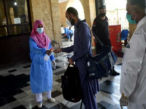 Pakistan round-up: Covid-19 situation, Nawaz Sharif's viral picture and more