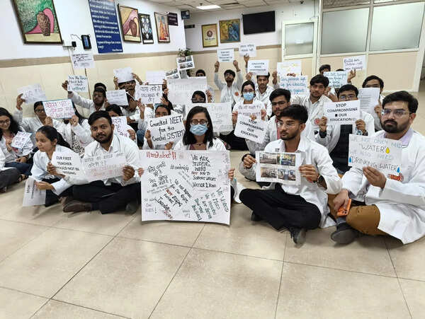 No equipment in labs, no ACs in halls: MBBS students strike on campus