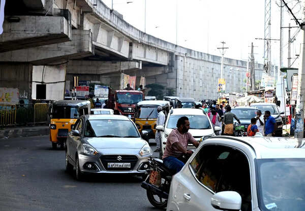 Authorities inspect Anandapuram traffic bottleneck ahead of Bhogapuram airport opening