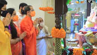 Chief Ministers bow down before Lord Ganesha 