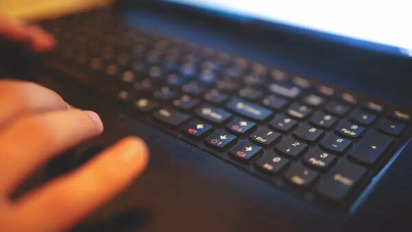 Foldable Keyboards for Travellers, Digital Nomads & Remote Workers