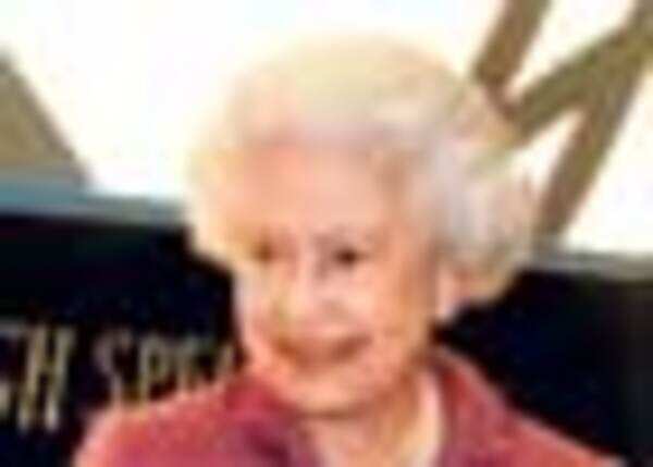 QEII rocks as style icon!