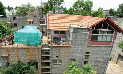 Jal Vayu Vihar residents up in arms over illegal constructions