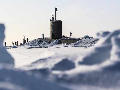 Scientists on Arctic mission make unplanned detour to pole