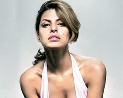 Eva Mendes hates being photographed in jeans