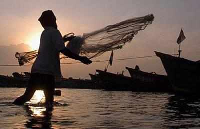 Maharashtra fishermen withdraw stir ahead of Prime Minister Narendra Modi's visit