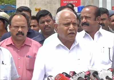 Karnataka crisis: State BJP chief BS Yeddyurappa asks CM HD Kumaraswamy to resign immediately