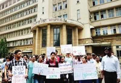 4,500 Maha doctors call off strike on HC's intervention