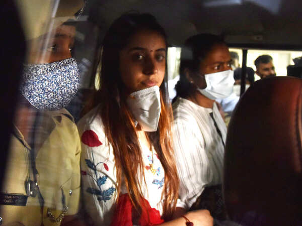 Drug racket probe: Sanjjanaa had 9 gadgets, says CCB; this is no evidence, argues her lawyer