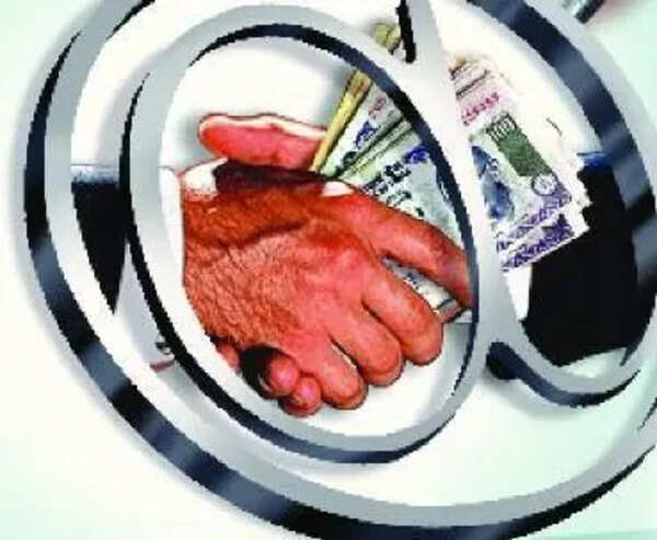Transport officer caught while taking ₹5,000 bribe