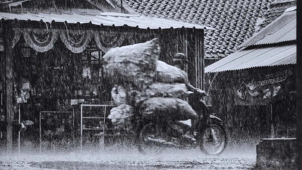 Tourists advised caution as IMD issues heavy rain and heatwave warnings across India