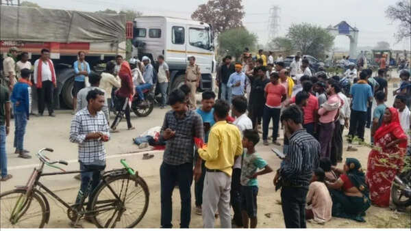 Brothers die delivering sister’s wedding invites
