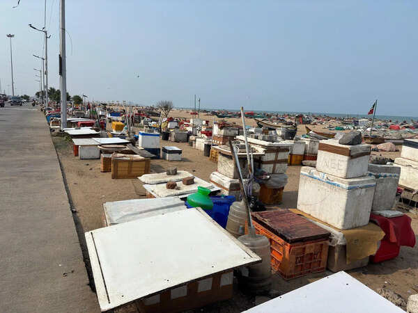 Encroachers take over Loop Road again
