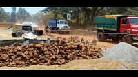 Cacora locals block road over truck&rsquo;s release in fatal accident