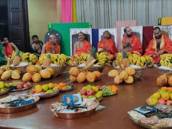 Krishnapura Mutt seer performs Akki Muhurtha, a pre-paryaya ritual