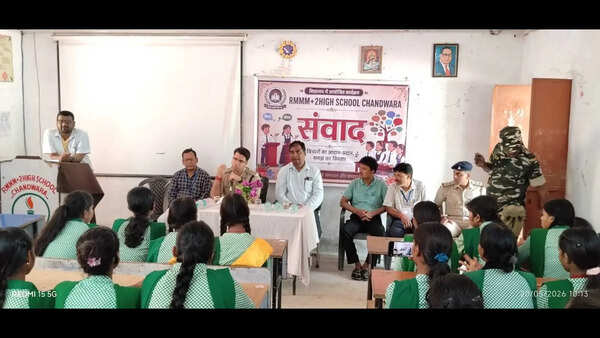 Koderma SP holds interactive session with school kids