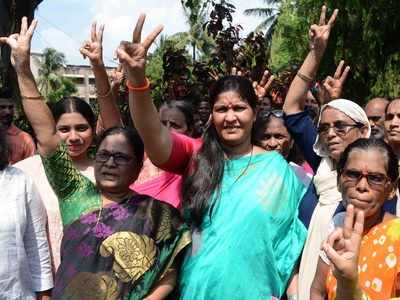 Trupti Sawant expelled from Shiv Sena for rebelling against Mayor Mahadeshwar from Bandra East seat