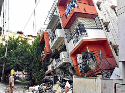 3rd building collapse in city in 15 days