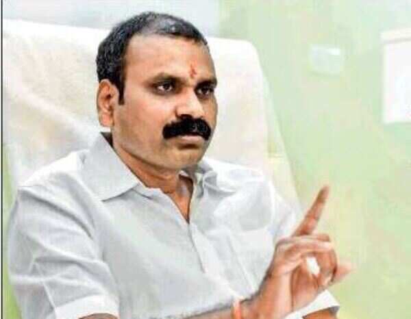 In search of a magic wand, Murugan picks up Lord’s ‘Vel’