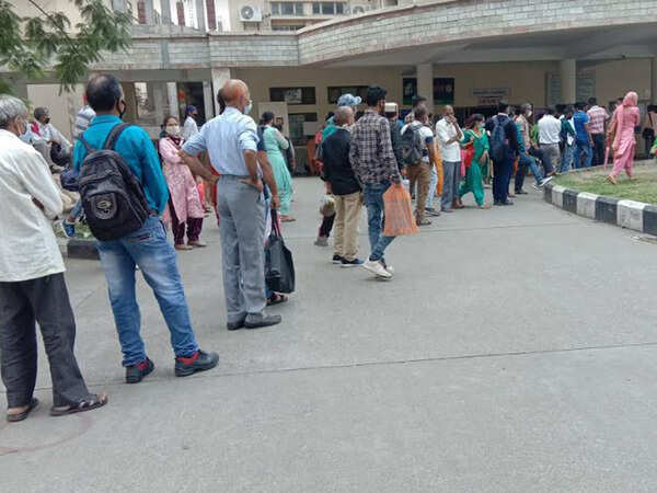 Himachal Pradesh: Largest hospital witnesses huge rush, safety norms flouted
