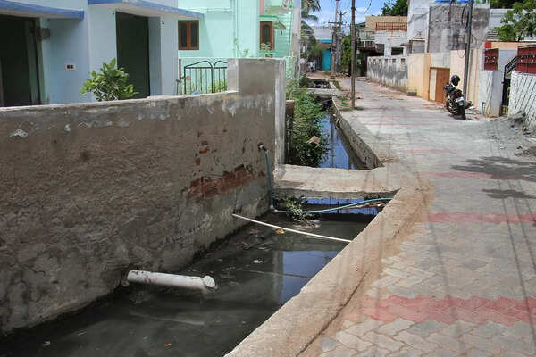 Open sewer poses threat to Madurai’s Thasildar Nagar residents