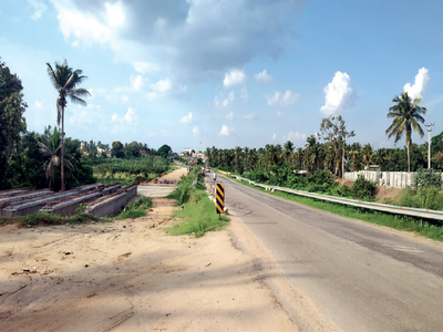 A half-done road awaits city’s Dasara travellers