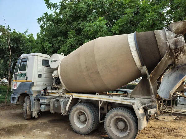 Home guard killed as truck crashes into checkpost