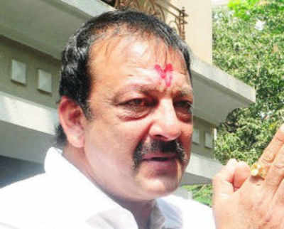 Balaji Rao to send Sanjay Dutt home-cooked food in Pune jail