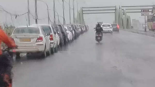 Watch: Chennai residents move vehicles to flyovers as Cyclone Fengal nears Tamil Nadu coast