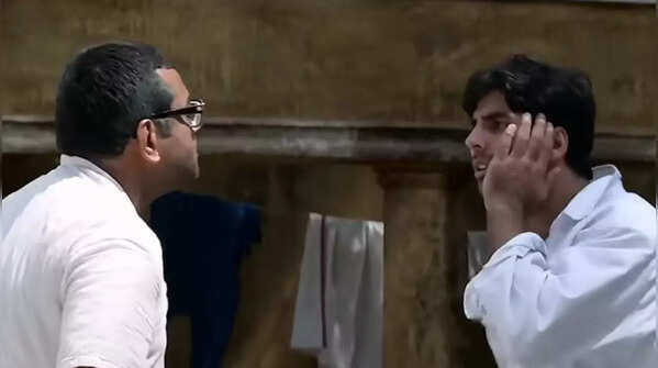 Paresh Rawal 'Hera Pheri' – “Ye Baburao ka style hai”
