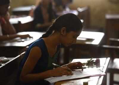 SC allows counselling and admissions to IITs