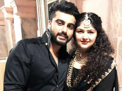 Arjun Kapoor flies in for ailing Anshula Kapoor