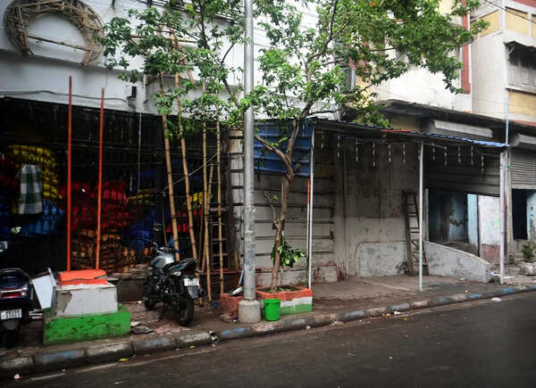 After over a decade, Cong reclaims Zakaria St party office, loses part of it in 24 hours